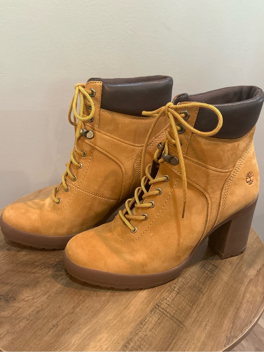 Timberland OrthoLite Lace Up Heeled Ankle Boots Womens 8.5 Nubuck Leather A1KD3